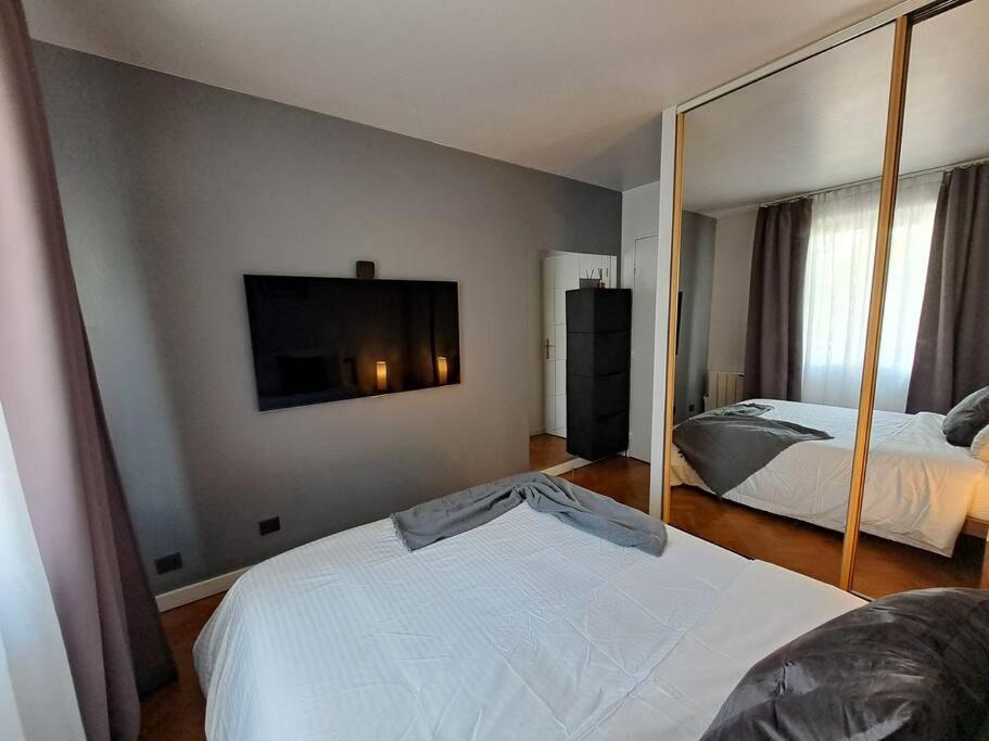 Appartement Aux Portes De Paris Et 5 Minutes Du Metro Charenton-le-Pont Bagian luar foto