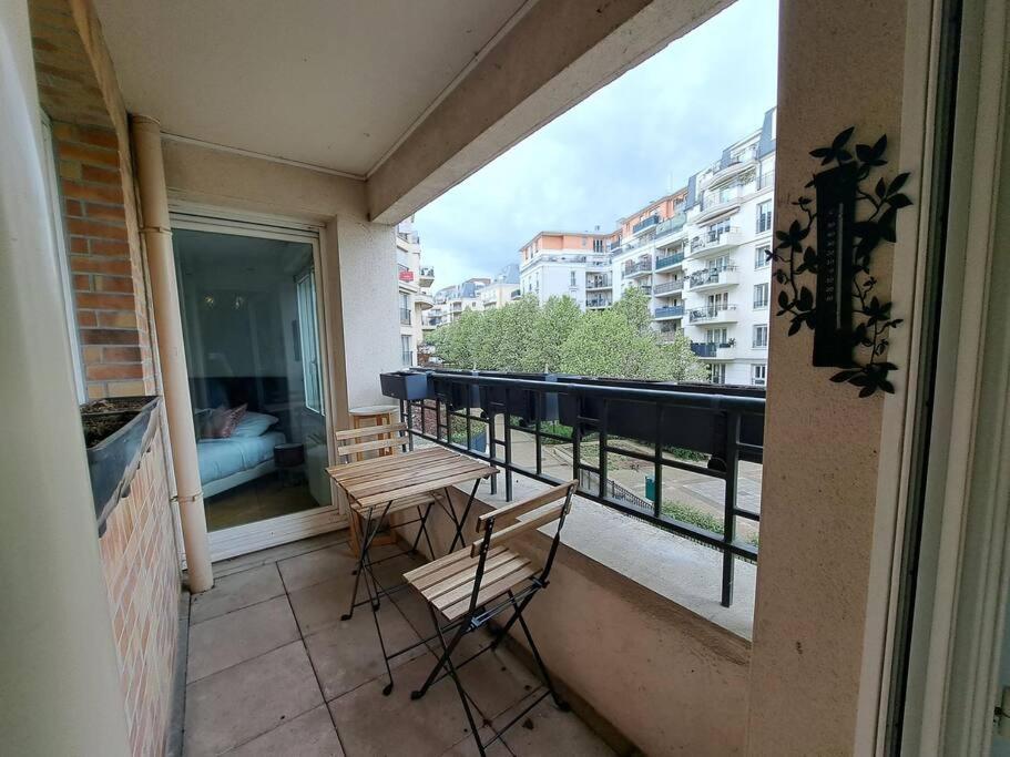 Appartement Aux Portes De Paris Et 5 Minutes Du Metro Charenton-le-Pont Bagian luar foto